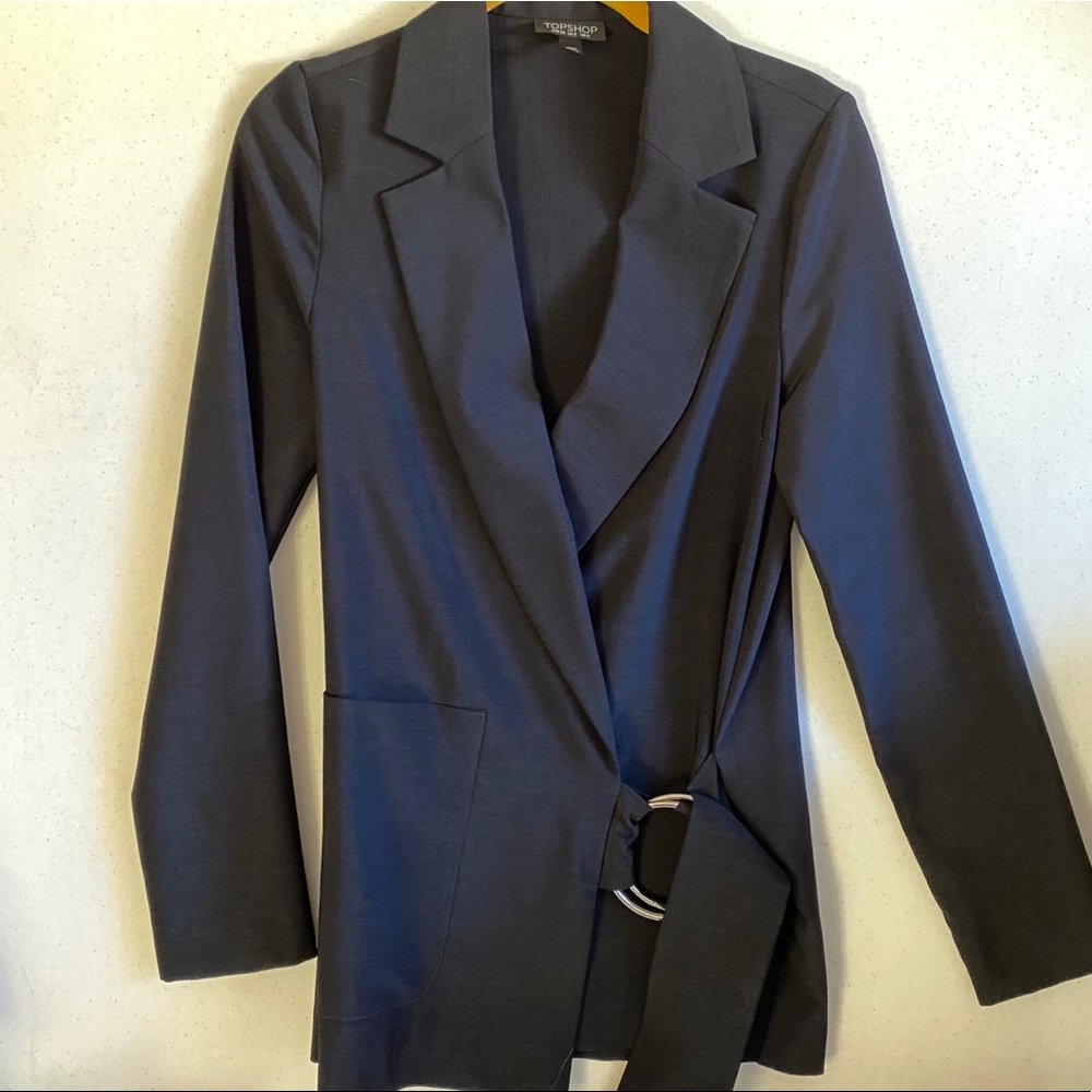 Top shop Size 2 black blazer silver ring closure.